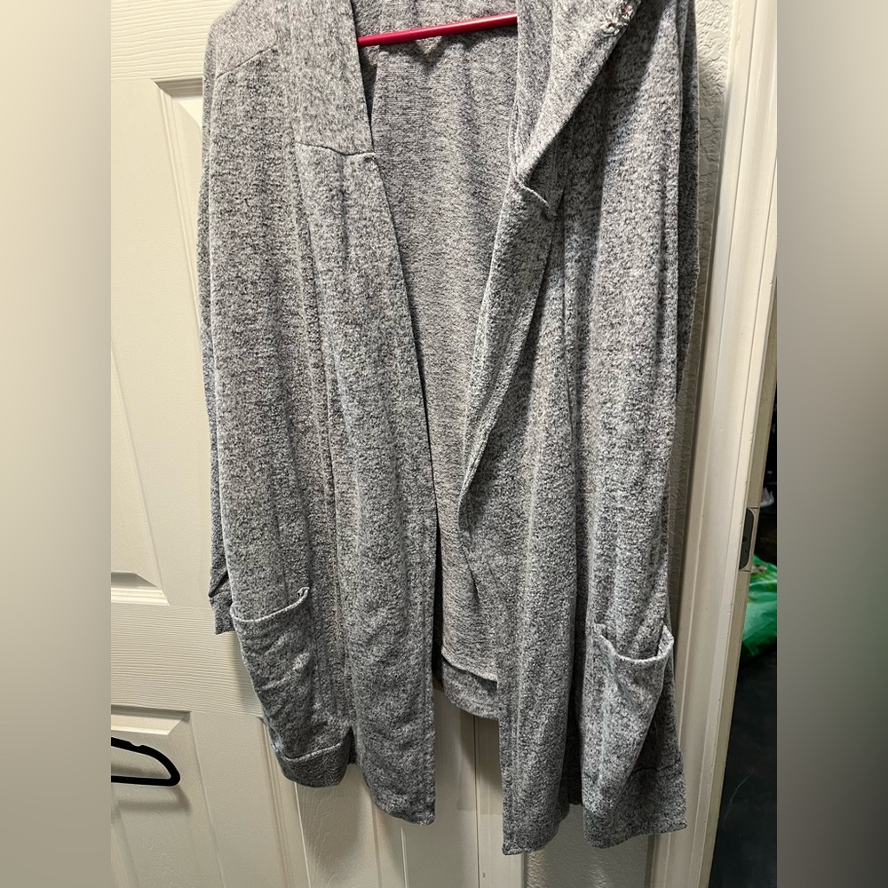 Rue+ cardigan with hood with design on outside 3x